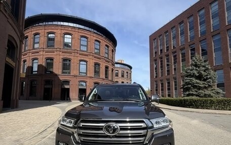Toyota Land Cruiser 200, 2019 год, 9 900 000 рублей, 6 фотография
