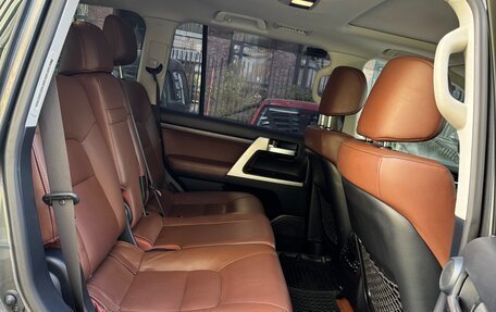 Toyota Land Cruiser 200, 2019 год, 9 900 000 рублей, 14 фотография
