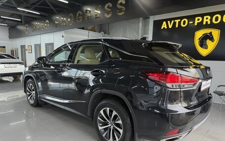 Lexus RX IV рестайлинг, 2021 год, 4 540 000 рублей, 7 фотография
