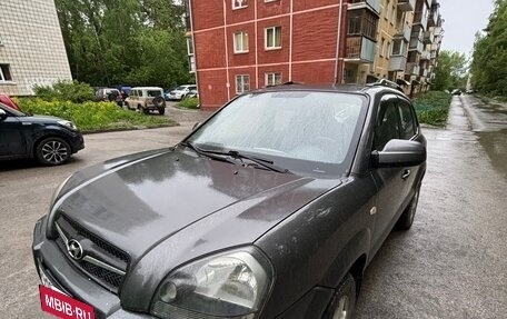 Hyundai Tucson III, 2008 год, 1 000 000 рублей, 2 фотография