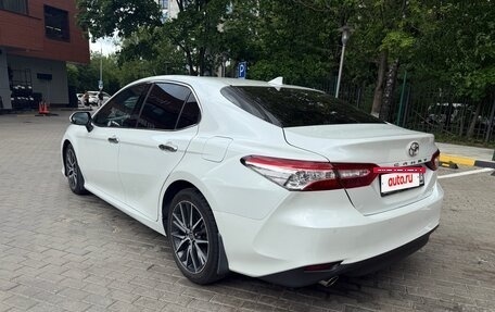 Toyota Camry, 2022 год, 2 750 000 рублей, 2 фотография