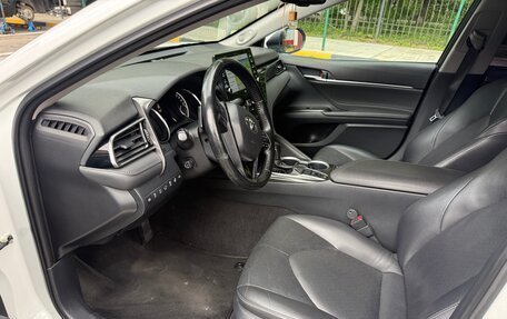 Toyota Camry, 2022 год, 2 750 000 рублей, 8 фотография
