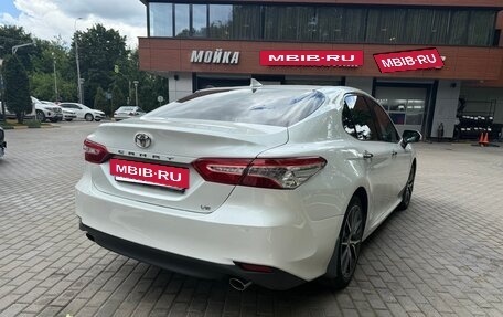 Toyota Camry, 2022 год, 2 750 000 рублей, 3 фотография