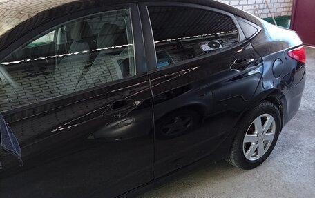 Hyundai Solaris II рестайлинг, 2013 год, 600 000 рублей, 2 фотография