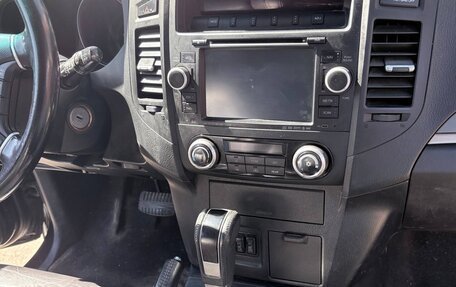 Mitsubishi Pajero IV, 2011 год, 1 850 000 рублей, 21 фотография