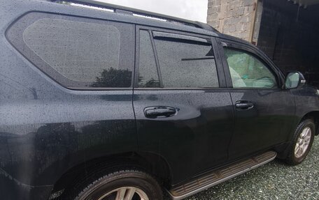 Toyota Land Cruiser Prado 150 рестайлинг 2, 2010 год, 3 300 000 рублей, 2 фотография