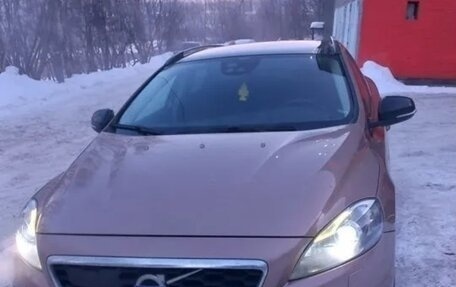 Volvo V40 II рестайлинг, 2013 год, 1 100 000 рублей, 2 фотография