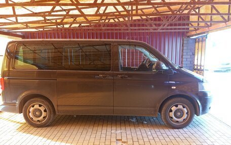 Volkswagen Multivan T5, 2010 год, 1 800 000 рублей, 2 фотография