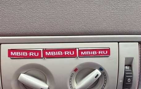 Volkswagen Caravelle T5, 2012 год, 1 580 000 рублей, 18 фотография