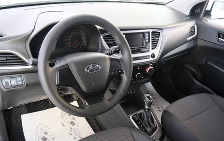 Hyundai Solaris II рестайлинг, 2018 год, 1 049 000 рублей, 8 фотография