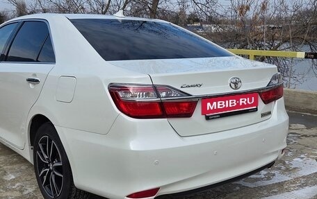 Toyota Camry, 2017 год, 3 600 000 рублей, 5 фотография