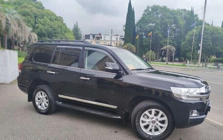 Toyota Land Cruiser 200, 2020 год, 9 450 000 рублей, 2 фотография