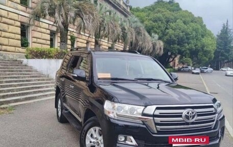 Toyota Land Cruiser 200, 2020 год, 9 450 000 рублей, 3 фотография