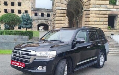 Toyota Land Cruiser 200, 2020 год, 9 450 000 рублей, 4 фотография