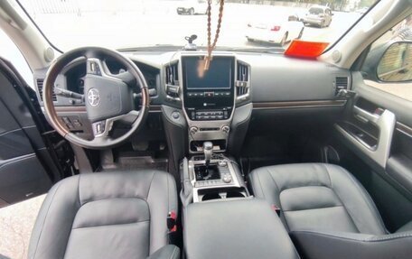 Toyota Land Cruiser 200, 2020 год, 9 450 000 рублей, 7 фотография
