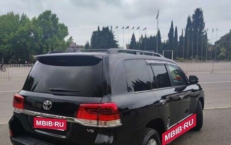 Toyota Land Cruiser 200, 2020 год, 9 450 000 рублей, 6 фотография