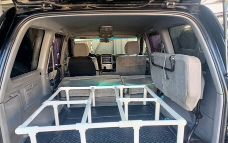 Toyota Land Cruiser 100 рестайлинг 2, 2006 год, 1 950 000 рублей, 4 фотография