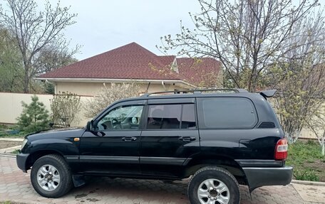 Toyota Land Cruiser 100 рестайлинг 2, 2006 год, 1 950 000 рублей, 3 фотография