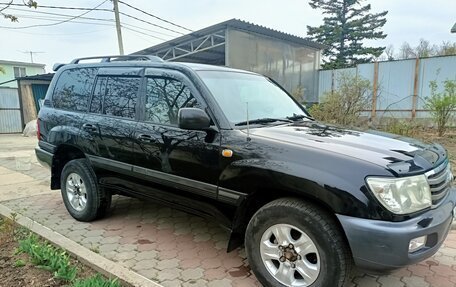 Toyota Land Cruiser 100 рестайлинг 2, 2006 год, 1 950 000 рублей, 2 фотография