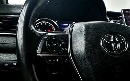 Toyota Camry, 2018 год, 2 900 000 рублей, 30 фотография