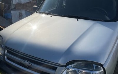 Chevrolet Niva I рестайлинг, 2004 год, 215 000 рублей, 1 фотография