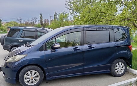 Honda Freed I, 2010 год, 1 050 000 рублей, 3 фотография