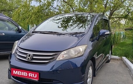 Honda Freed I, 2010 год, 1 050 000 рублей, 2 фотография