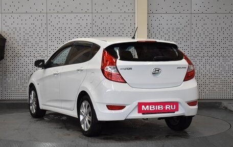 Hyundai Solaris II рестайлинг, 2013 год, 670 000 рублей, 2 фотография