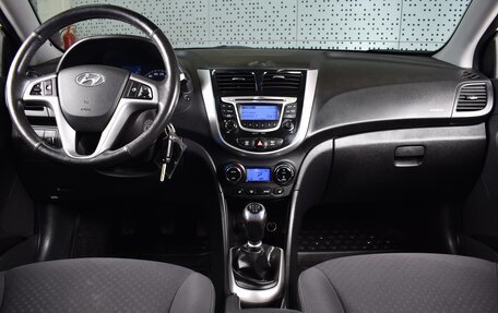 Hyundai Solaris II рестайлинг, 2013 год, 670 000 рублей, 9 фотография