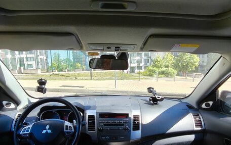 Mitsubishi Outlander III рестайлинг 3, 2008 год, 770 000 рублей, 12 фотография