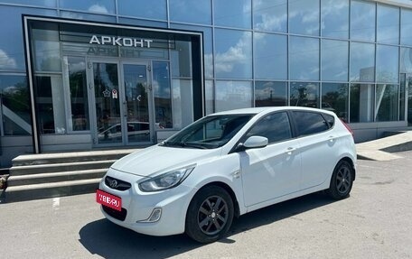 Hyundai Solaris II рестайлинг, 2013 год, 820 000 рублей, 1 фотография