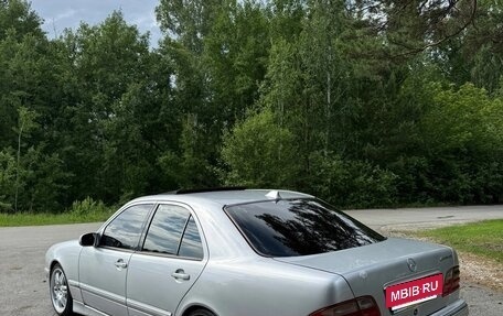Mercedes-Benz E-Класс, 2000 год, 520 000 рублей, 3 фотография