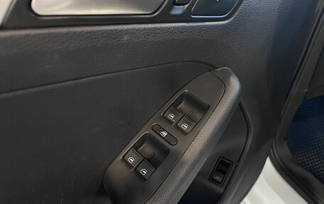 Volkswagen Jetta VI, 2017 год, 1 250 000 рублей, 22 фотография