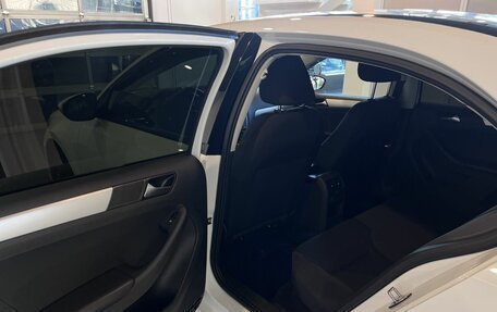 Volkswagen Jetta VI, 2017 год, 1 250 000 рублей, 24 фотография