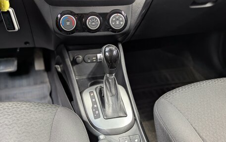 KIA Rio III рестайлинг, 2015 год, 1 000 000 рублей, 17 фотография