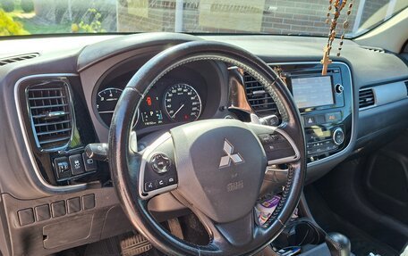 Mitsubishi Outlander III рестайлинг 3, 2013 год, 1 550 000 рублей, 5 фотография