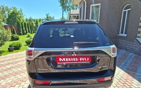 Mitsubishi Outlander III рестайлинг 3, 2013 год, 1 550 000 рублей, 3 фотография