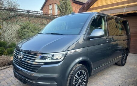 Volkswagen Caravelle T6 рестайлинг, 2023 год, 7 500 000 рублей, 3 фотография