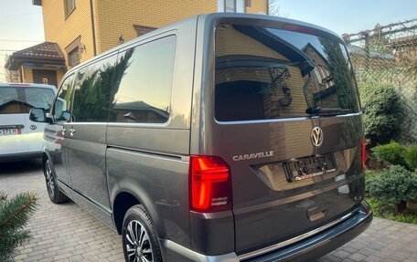 Volkswagen Caravelle T6 рестайлинг, 2023 год, 7 500 000 рублей, 4 фотография
