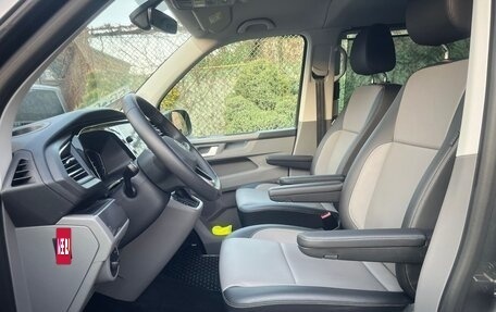 Volkswagen Caravelle T6 рестайлинг, 2023 год, 7 500 000 рублей, 6 фотография
