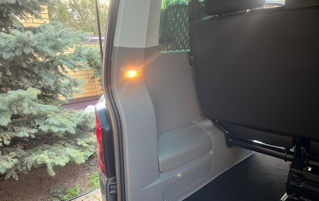 Volkswagen Caravelle T6 рестайлинг, 2023 год, 7 500 000 рублей, 18 фотография