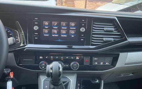 Volkswagen Caravelle T6 рестайлинг, 2023 год, 7 500 000 рублей, 27 фотография