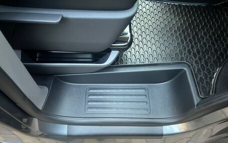 Volkswagen Caravelle T6 рестайлинг, 2023 год, 7 500 000 рублей, 34 фотография