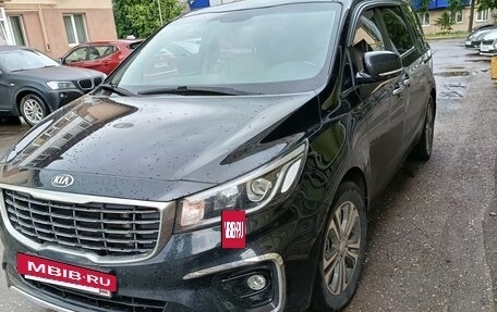 KIA Carnival III, 2019 год, 2 900 000 рублей, 4 фотография