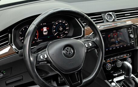 Volkswagen Passat B8 рестайлинг, 2019 год, 1 925 000 рублей, 8 фотография