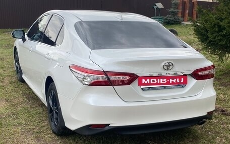 Toyota Camry, 2021 год, 2 750 000 рублей, 4 фотография
