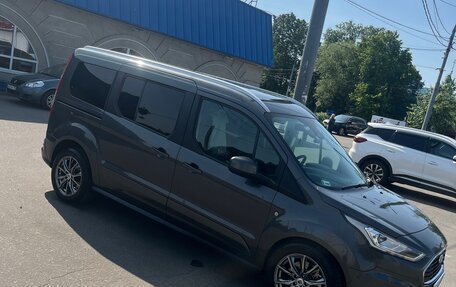 Ford Tourneo Connect II рестайлинг, 2018 год, 2 300 000 рублей, 4 фотография