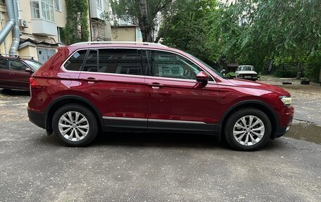 Volkswagen Tiguan II, 2017 год, 2 590 000 рублей, 3 фотография