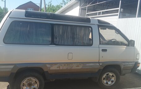 Toyota Lite Ace III, 1990 год, 250 000 рублей, 2 фотография