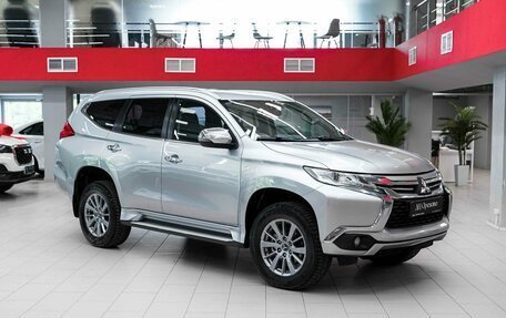 Mitsubishi Pajero Sport III рестайлинг, 2017 год, 2 550 000 рублей, 3 фотография